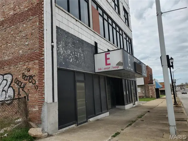 5960 Dr Martin Luther King DR, St Louis, MO 63112