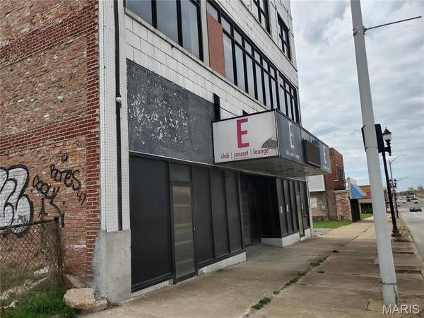 5960 Dr Martin Luther King DR, St Louis, MO 63112