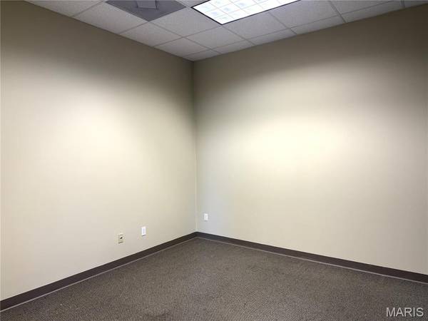 1405 Jungermann RD #C, St Peters, MO 63376