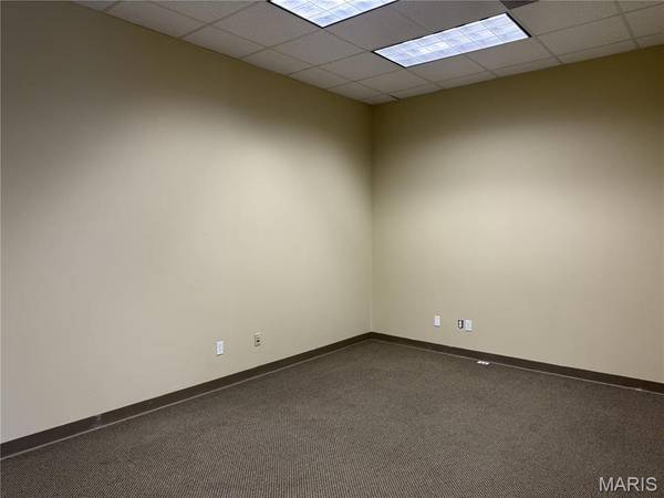 1405 Jungermann RD #C, St Peters, MO 63376