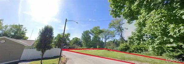 23 Agnes DR, East St Louis, IL 62206