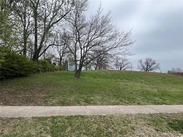3001 Ashby RD, St Louis, MO 63114