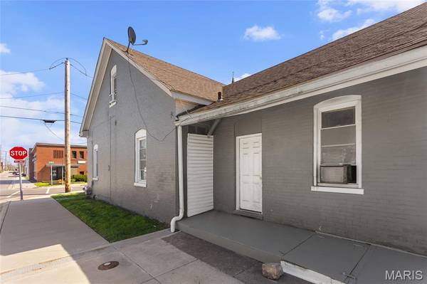 29 N 14th ST, Belleville, IL 62220
