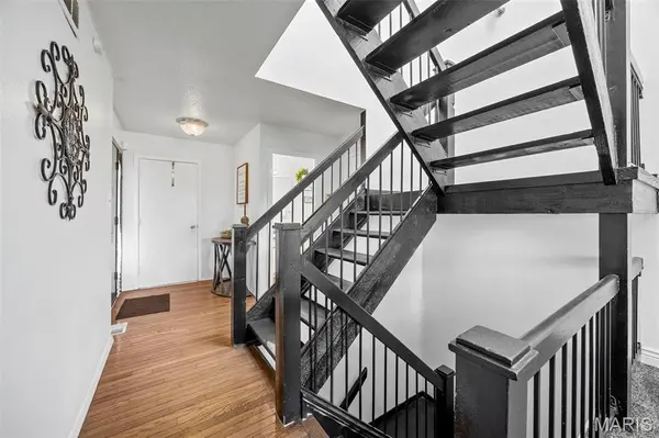1747 Russet Valley DR, St Louis, MO 63146
