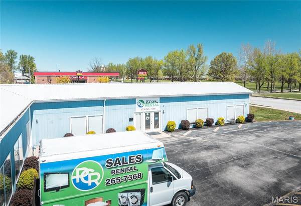 327 N Jefferson ST, St James, MO 65559