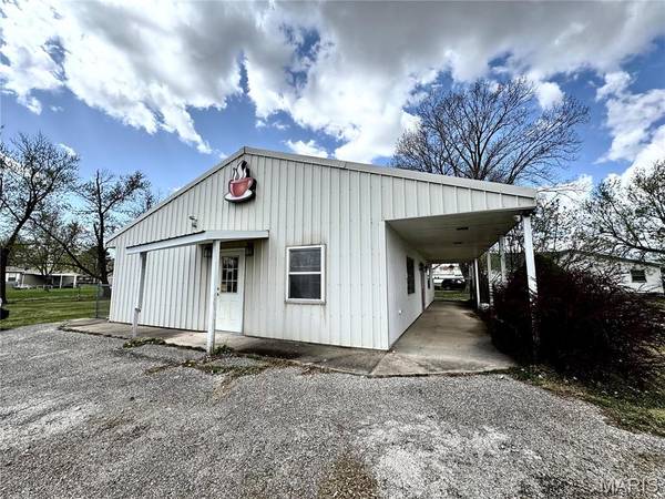 201 State ST, La Belle, MO 63447