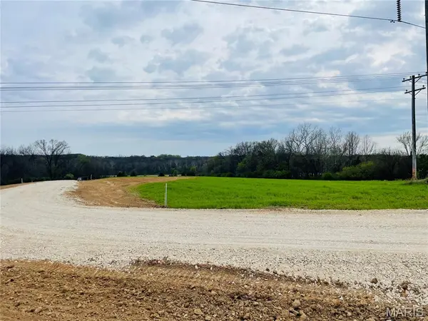 216 Red Mare Rd., Winfield, MO 63389