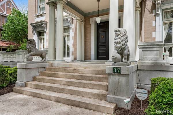 37 Washington Terrace, St Louis, MO 63112