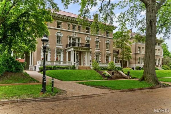 37 Washington Terrace, St Louis, MO 63112