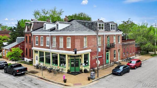 2901 Salena ST, St Louis, MO 63118