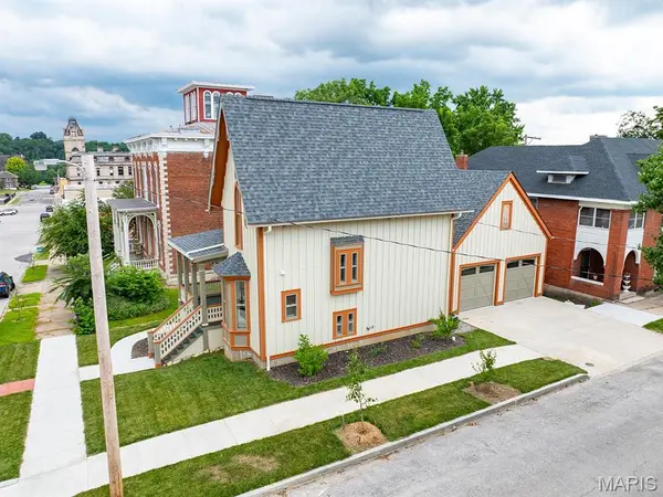 221 N 6th, Hannibal, MO 63401