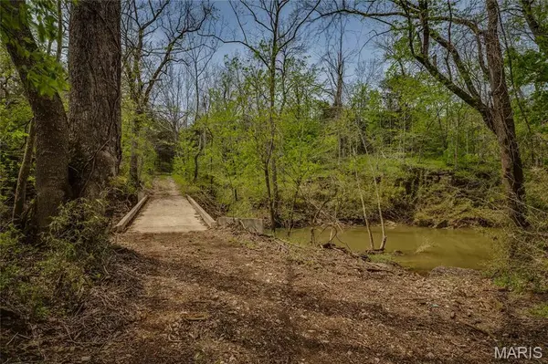 8619 Highway E, Bonne Terre, MO 63628