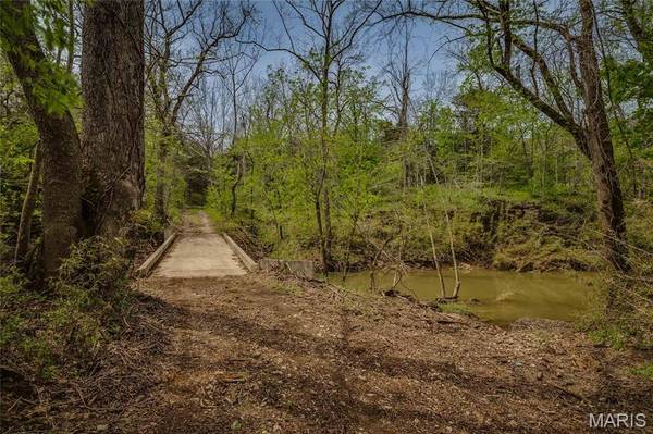 8619 Highway E, Bonne Terre, MO 63628