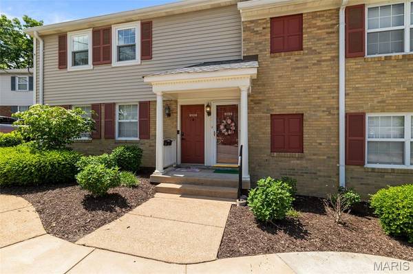 9106 W Swan CIR, St Louis, MO 63144