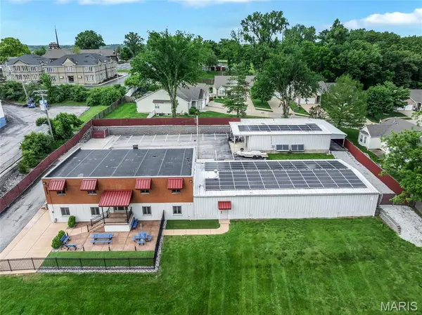 123 Cliff Cave RD, St Louis, MO 63129