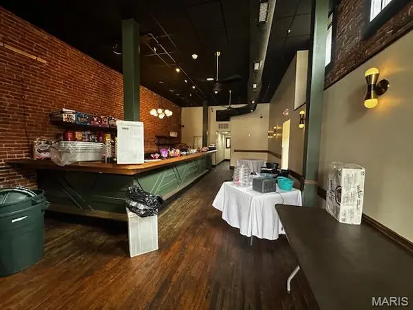 7 S High ST, Belleville, IL 62220