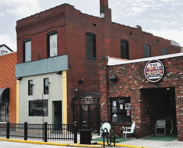 7 S High ST, Belleville, IL 62220