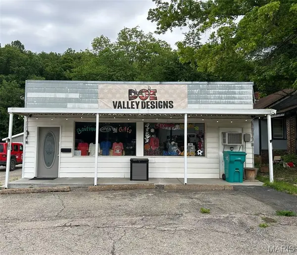 305 Pine ST, Steelville, MO 65565