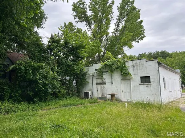 305 Pine ST, Steelville, MO 65565