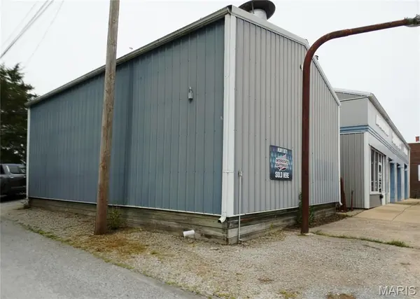 105 W Water ST, Pinckneyville, IL 62274