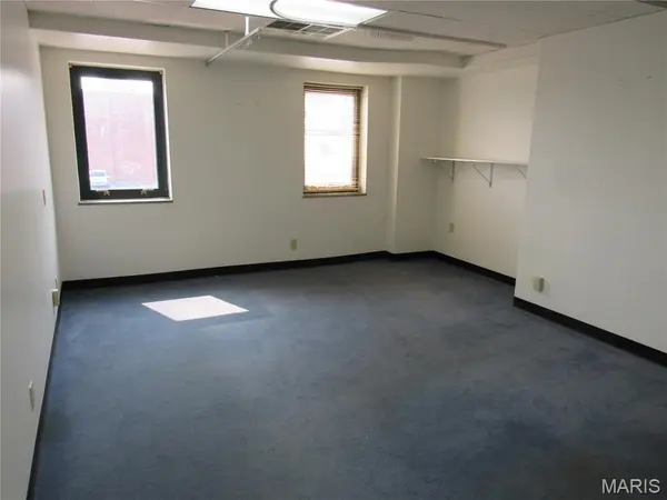 307 Henry St. #302, Alton, IL 62002