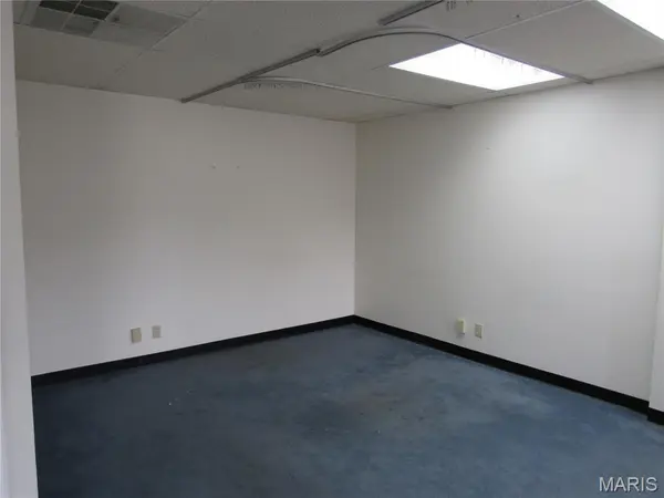 307 Henry St. #302, Alton, IL 62002