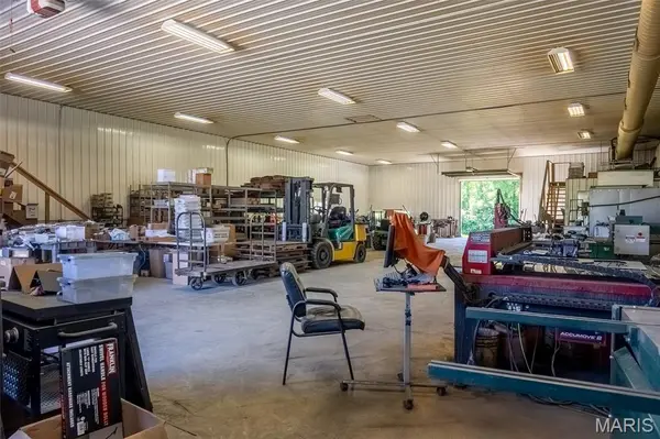 960 Highway B, Elsberry, MO 63343