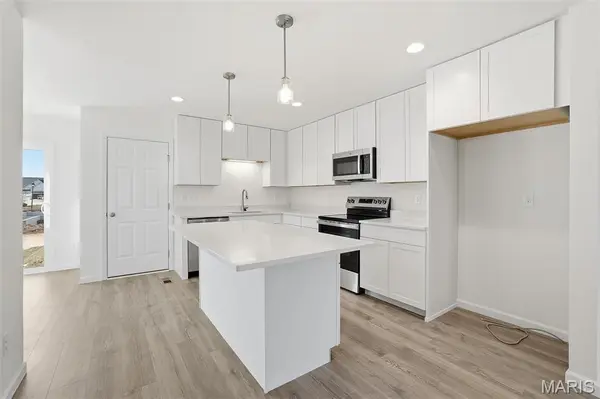 411 Sunset Hollow DR, O'fallon, MO 63385