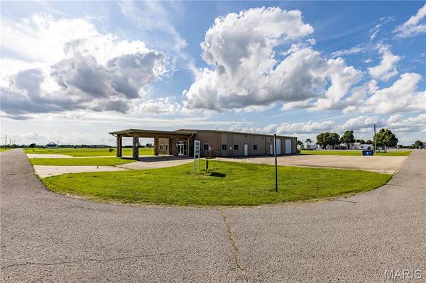 319 Clay Morgan Dr, East Prairie, MO 63845