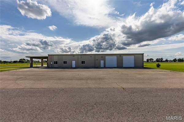 319 Clay Morgan Dr, East Prairie, MO 63845