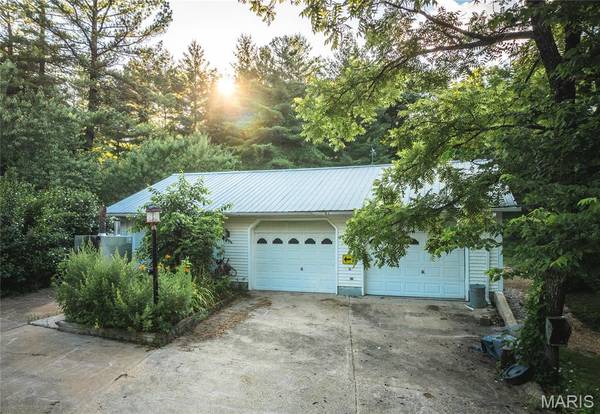 20 Berryman Cutoff RD, Steelville, MO 65565