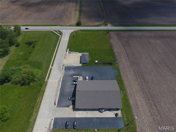 91 Weatherholt DR, New Baden, IL 62265