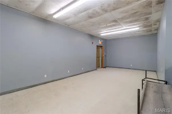111 E Camden AVE, Richland, MO 65556