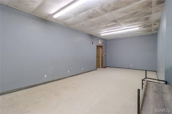 111 E Camden AVE, Richland, MO 65556
