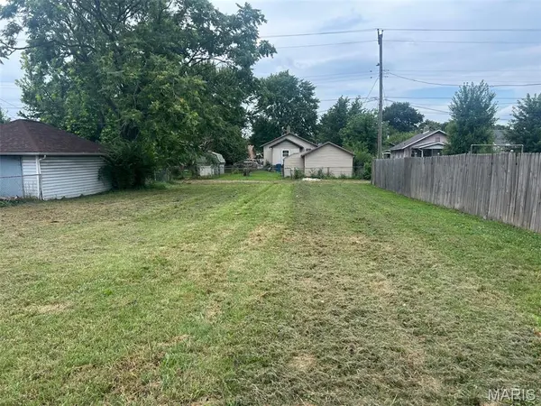 2531 E 25th ST, Granite City, IL 62040