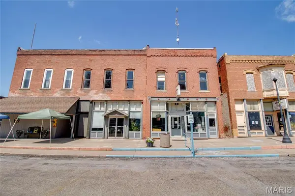 223 N Pearl ST, Waverly, IL 62692