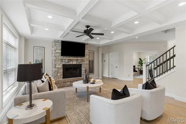 20 Millwell DR, Maryland Heights, MO 63043