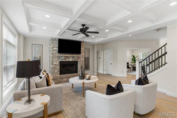 20 Millwell DR, Maryland Heights, MO 63043