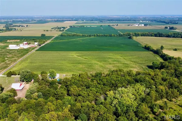 1 Trio LN, Edwardsville, IL 62025