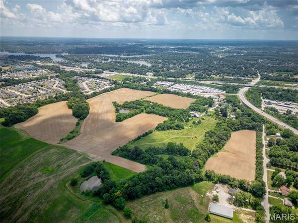2133 Gilmore LN, Wentzville, MO 63385