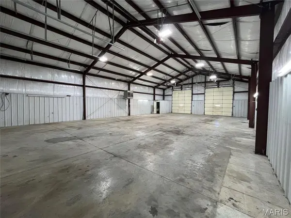 2751 E Marshall St, Charleston, MO 63834
