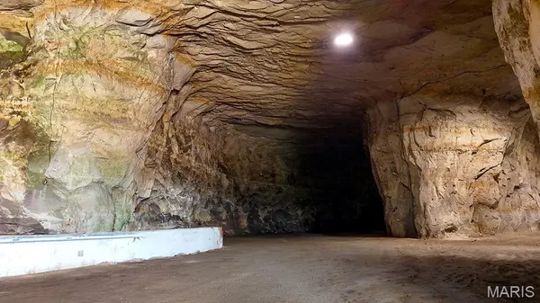 20 Cave Industrial DR, Crystal City, MO 63019