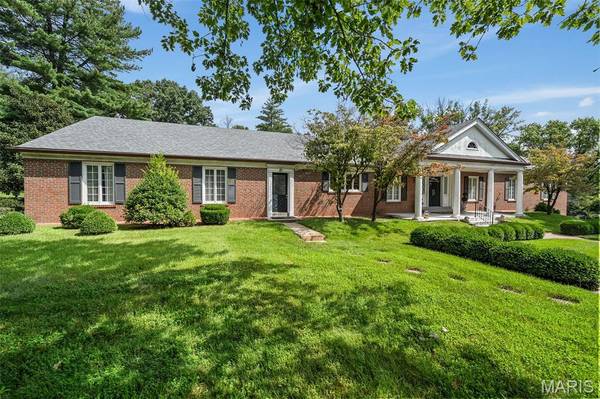 26 Huntleigh Woods, Huntleigh, MO 63131
