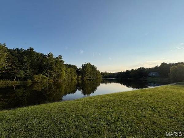 5707 Forest DR, Unincorporated, MO 63050