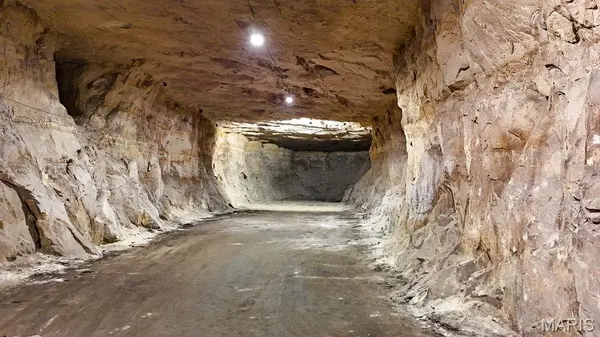 20 Cave Industrial Dr, Crystal City, MO 63019
