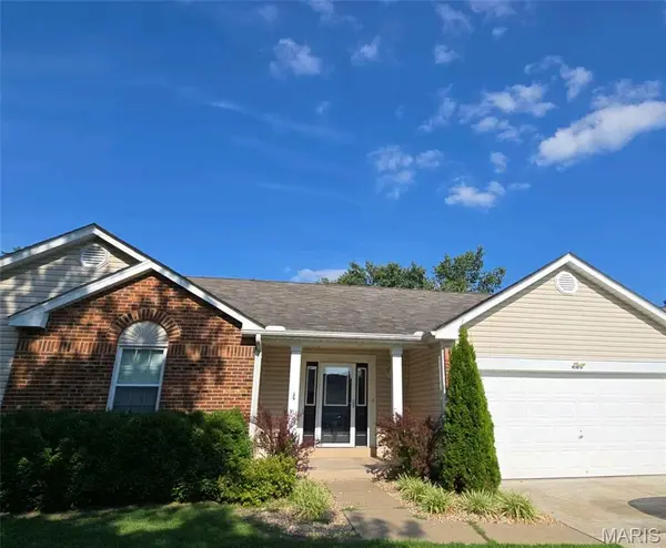 1218 Saddlemaker DR, St Charles, MO 63304