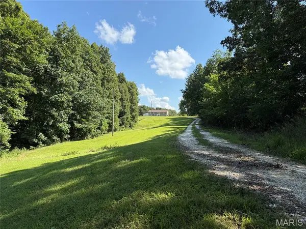 17351 Highway NN, Bowling Green, MO 63334