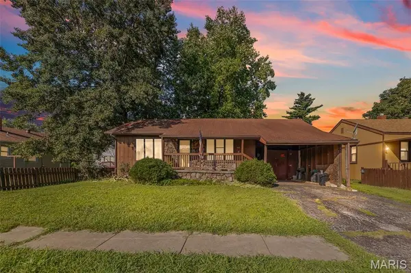 145 Victory DR, East Alton, IL 62024