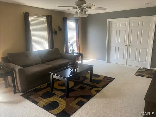 6116 Arbor Green DR, St Louis, MO 63129