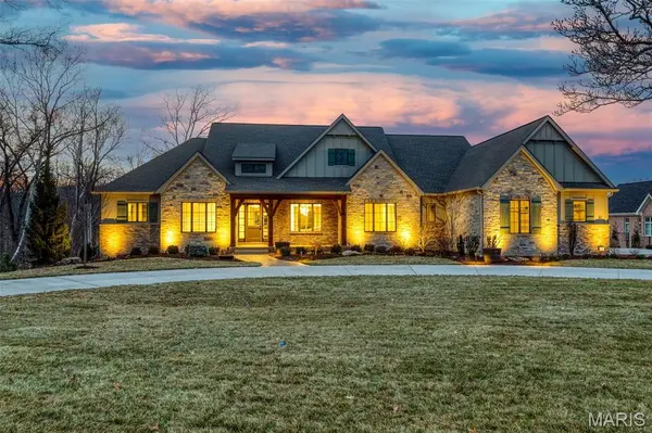 2062 N Ballas RD, Des Peres, MO 63131